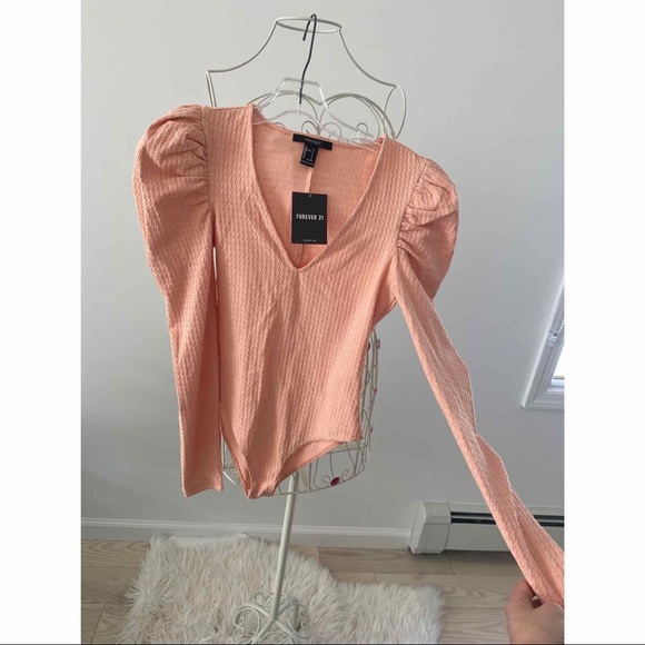 🎉🎉 🎉Host Pick! NWT! Forever 21 Puff Shoulder Houndstooth Knit Bodysuit- Peach - Picture 6 of 12